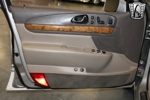 Used 1999 Lincoln Continental image 14