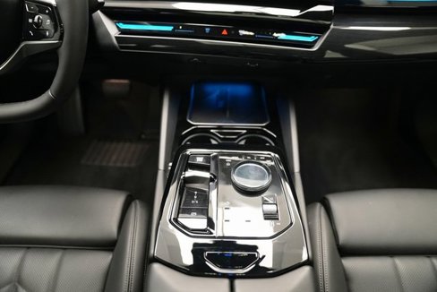 Used 2024 BMW 530i xDrive w/ Premium Package image 37