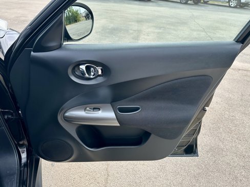 Used 2013 Nissan Juke S image 28