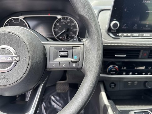Used 2024 Nissan Rogue SV image 43