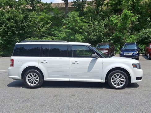 Used 2014 Ford Flex SE image 9