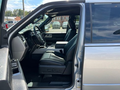 Used 2016 Ford Expedition Limited image 13