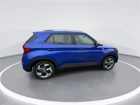 Used 2024 Hyundai Venue Limited image 9