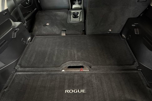 Used 2019 Nissan Rogue SV w/ Premium Package image 15