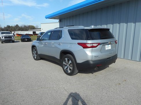 Used 2018 Chevrolet Traverse LT image 3