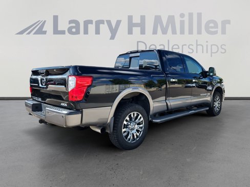 Used 2017 Nissan Titan Platinum Reserve image 5