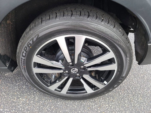 Used 2019 Nissan Kicks SV image 14