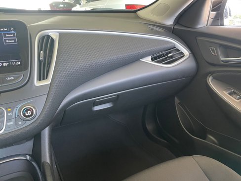 Used 2024 Chevrolet Malibu LT image 32