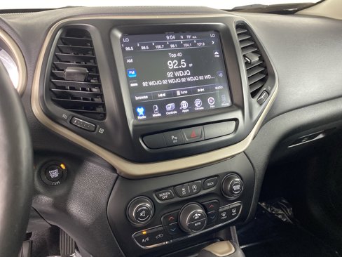 Used 2018 Jeep Cherokee Limited image 29