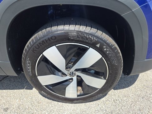 Used 2024 Volkswagen Taos S image 9