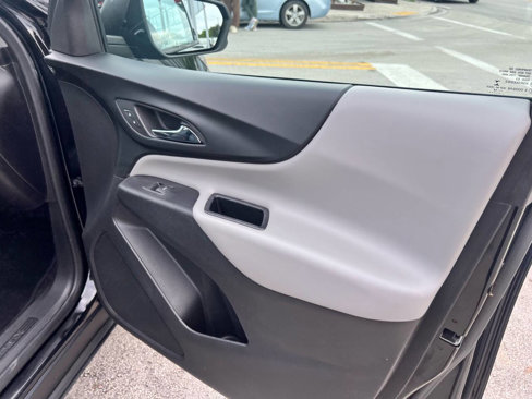 Used 2018 Chevrolet Equinox LS image 20