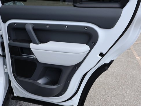 New 2025 Land Rover Defender 110 S image 17