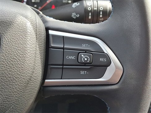 Used 2022 Jeep Compass Latitude image 21