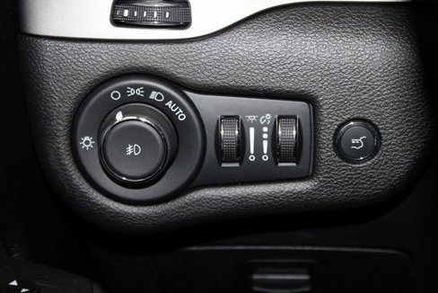 Used 2021 Jeep Cherokee Latitude Lux w/ Comfort/Convenience Group image 31