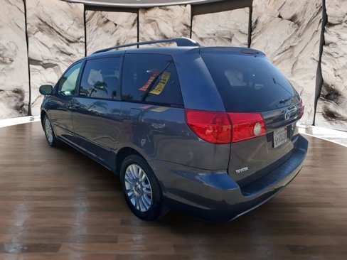 Used 2007 Toyota Sienna XLE image 4