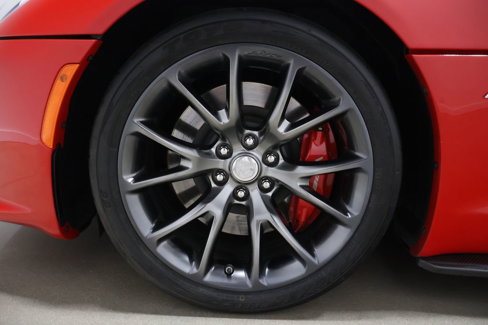 Used 2013 SRT Viper GTS w/ GTS Laguna Interior Pkg image 17