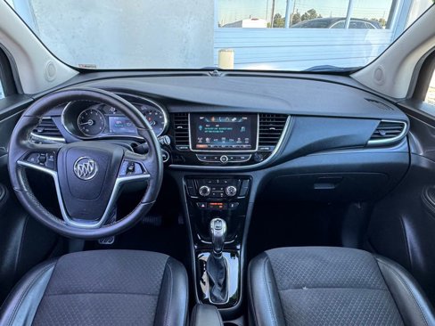 Used 2020 Buick Encore Preferred image 3