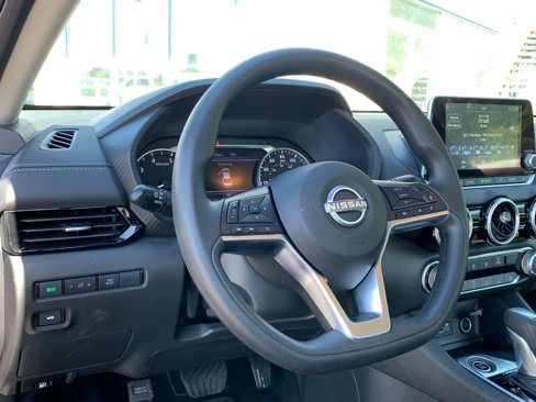 Used 2024 Nissan Sentra SV image 32