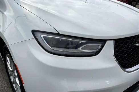 Used 2023 Chrysler Pacifica Touring-L image 28