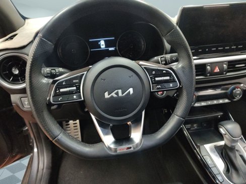 Used 2023 Kia Forte GT-Line w/ GT-Line Premium Package image 18