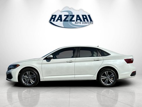 Used 2024 Volkswagen Jetta SE image 6