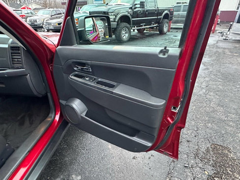 Used 2012 Jeep Liberty Sport image 21
