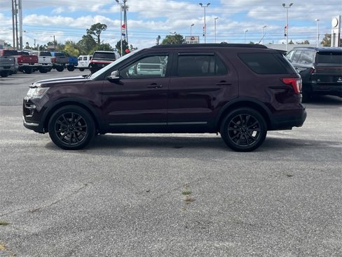 Used 2018 Ford Explorer XLT w/ Equipment Group 202A image 2
