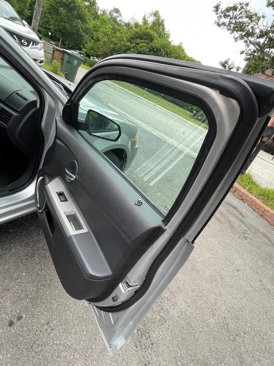 Used 2010 Dodge Avenger R/T image 20