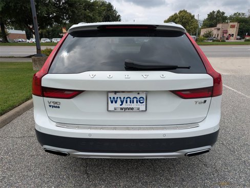 Used 2018 Volvo V90 T6 Cross Country w/ Convenience Package image 5