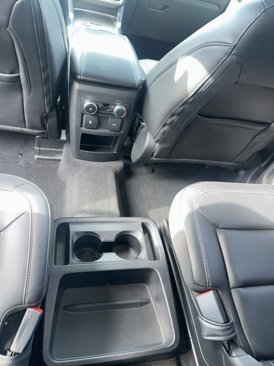 Used 2021 Ford Explorer XLT w/ Equipment Group 202A image 9
