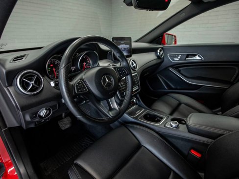 Used 2018 Mercedes-Benz CLA 250 image 16