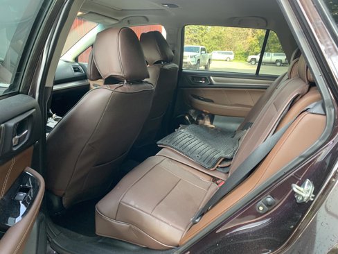 Used 2017 Subaru Outback 3.6R Touring image 28