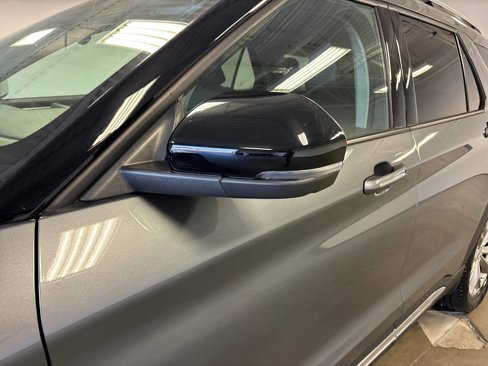 Used 2022 Ford Explorer Limited image 22