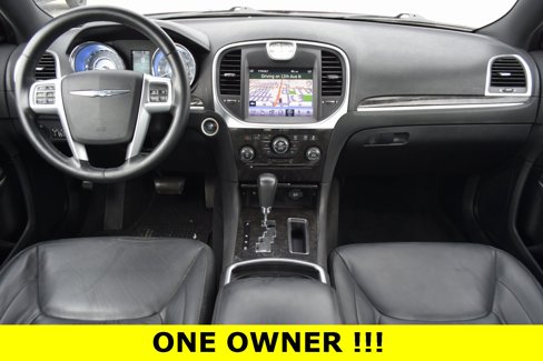 Used 2011 Chrysler 300 Limited image 2