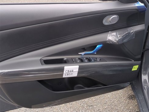 Certified 2025 Hyundai Elantra SE w/ Cargo Package image 10