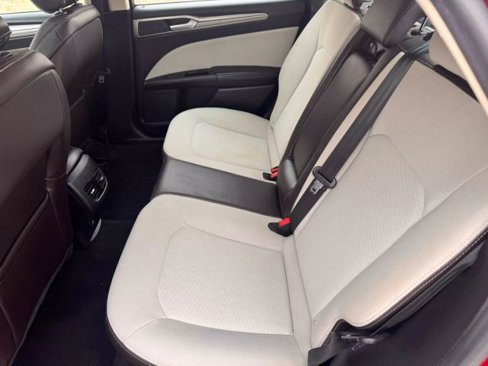 Used 2019 Ford Fusion SE w/ Equipment Group 151A image 7