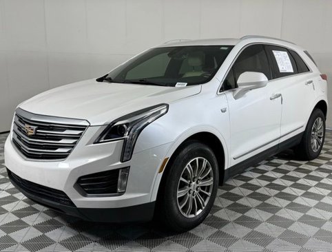 Used 2018 Cadillac XT5 Luxury w/ Driver Awareness Package image 3