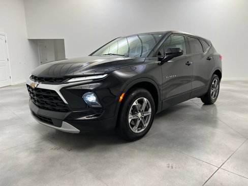 Used 2023 Chevrolet Blazer LT image 3