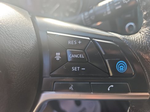 Used 2020 Nissan Rogue SL w/ Premium Package image 25