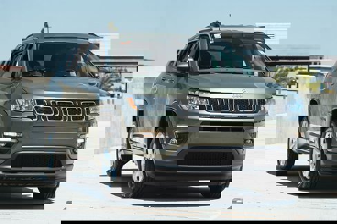 Used 2019 Jeep Compass Latitude image 2