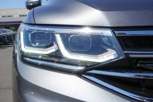 Used 2022 Volkswagen Tiguan SEL R-Line image 3