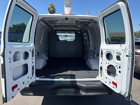 Used 2011 Ford E-250 and Econoline 250 image 10