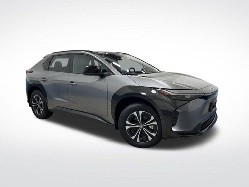 Used 2024 Toyota bZ4X XLE w/ Weather Package image 40