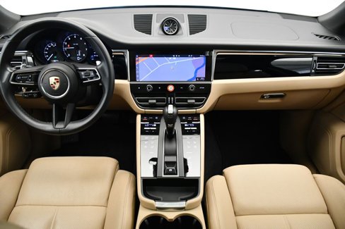Certified 2023 Porsche Macan image 25