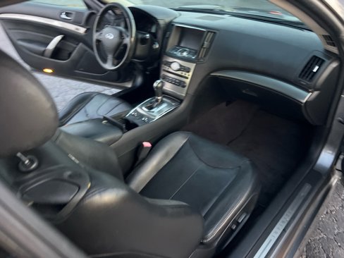 Used 2011 INFINITI G37 x w/ Premium Pkg image 18