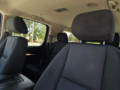 Used 2013 Chevrolet Suburban LS image 18