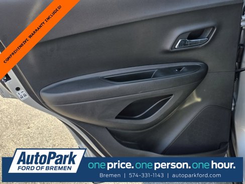 Used 2020 Chevrolet Trax LT w/ Redline Edition image 29