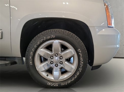 Used 2011 GMC Yukon XL SLT w/ SLT-2 Equipment Package image 22