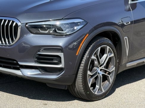Certified 2022 BMW X5 xDrive45e w/ Climate Comfort Package image 11