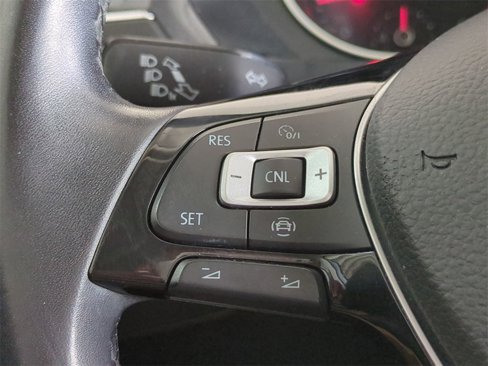 Used 2019 Volkswagen Tiguan SE w/ Panoramic Sunroof Package image 26